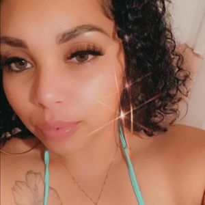 Meet your Posher, Ravonne